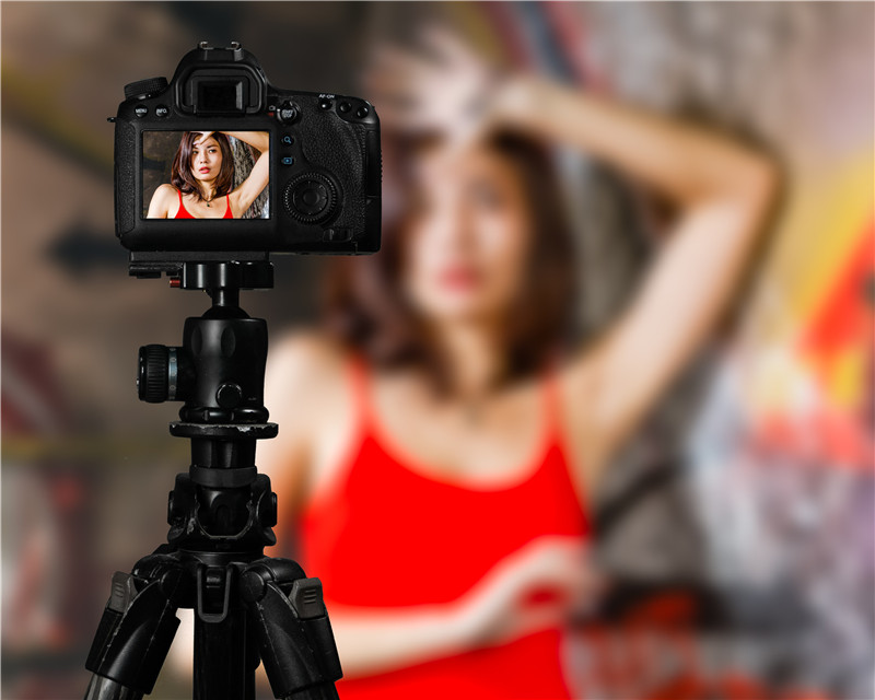 宣傳片拍攝是否需要特殊的化妝或發(fā)型設(shè)計，易企宣為您解答！